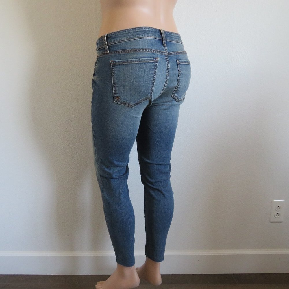 KUT from the KLOTH Jeans Women's Distressed Denim Skinny Plus Size 14W NWT - Picture 2 of 4